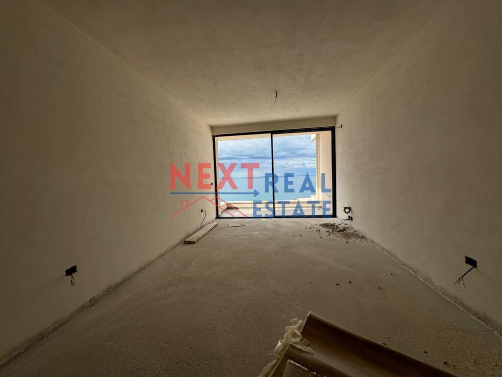 2-Bedroom Apartment in Sarandë — photograph 3