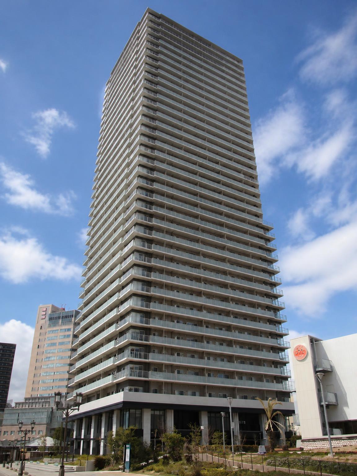 The Parkhouse Kobe Harborland Tower — photograph 3