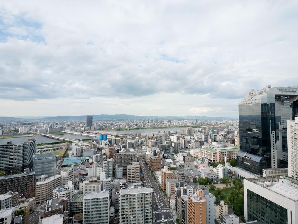 Laurel Tower Sanctus Umeda — photograph 3
