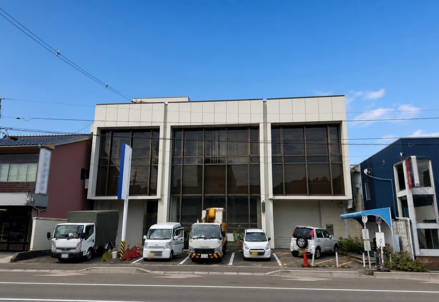 Retail in Higashiyama, Kanazawa — photograph 2