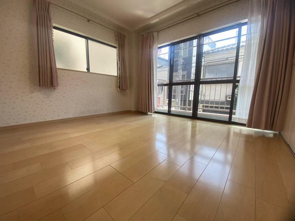 Renovated Family House in Tokyo — photograph 4