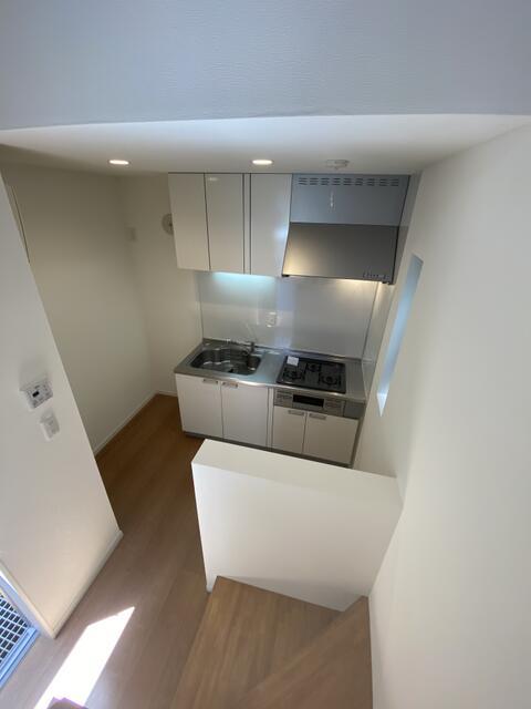 Let Townhouse in Tokyo — photograph 4
