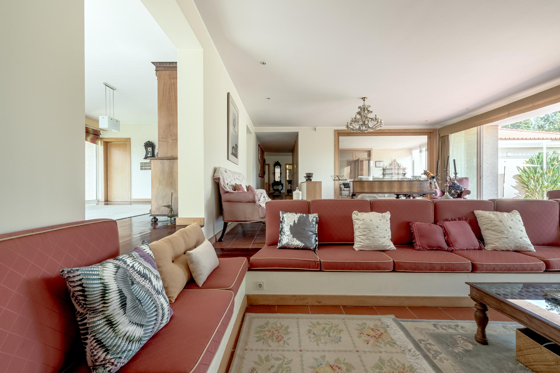 6-Bedroom House in Amares — photograph 5