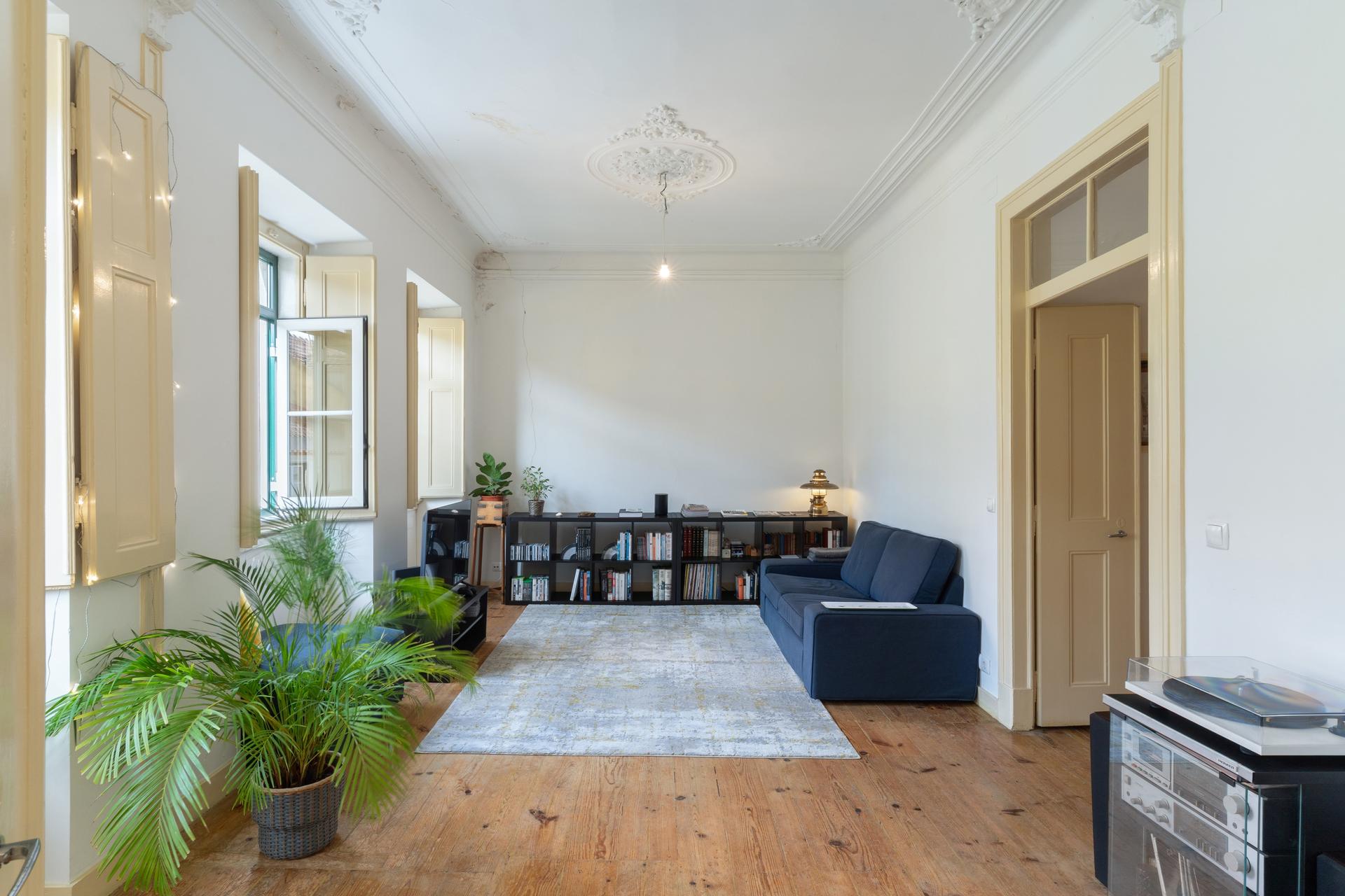 5-Bedroom Apartment in Lisboa — photograph 3