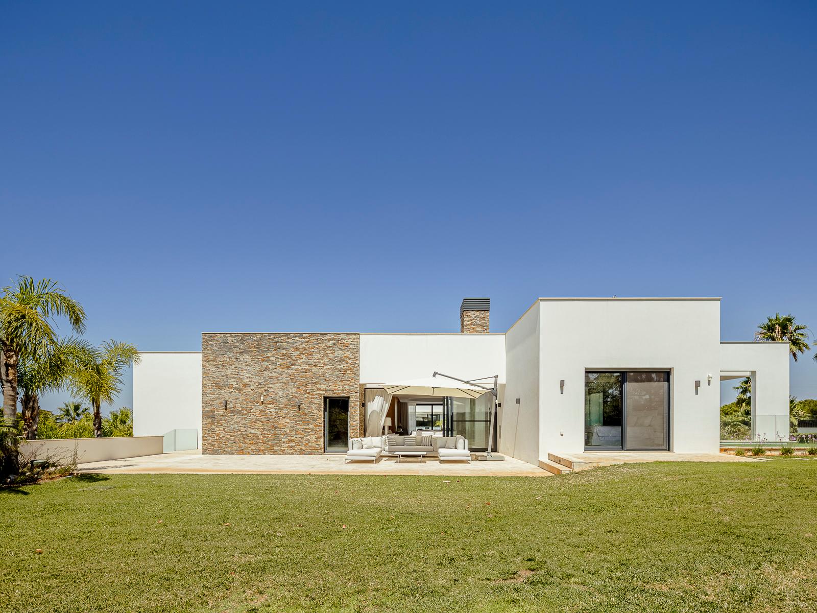 8-Bedroom House in Lagoa — photograph 4